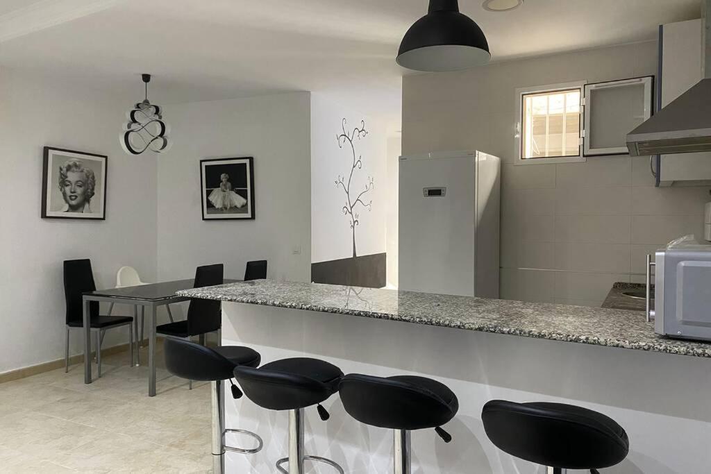 Apartamentos Manrique เฮเรซ เด ลาฟรอนเตรา ภายนอก รูปภาพ